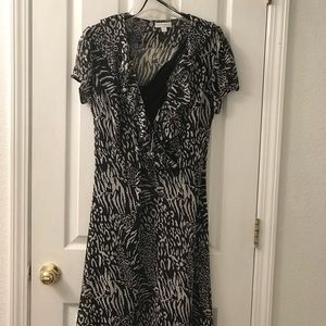 Black flare strip dress with inner lining